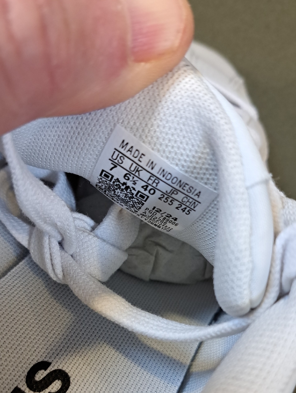 Adidas Run 70s 2.0 Shoes - Color: White/Black/Grey - Size: Juniors 7 - Picture 9 of 10